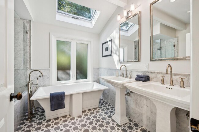 1423 Butterfield Rd in San Anselmo, CA - Building Photo - Building Photo