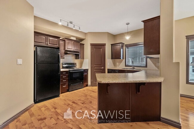 property at 102 W Haven Dr