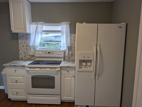 1909 E 99th Ave in Tampa, FL - Foto de edificio - Building Photo