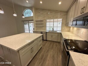 16021 S 43rd Pl in Phoenix, AZ - Building Photo - Building Photo