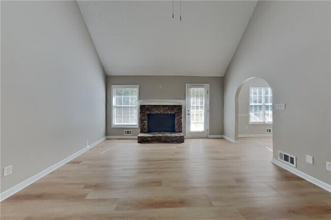 1075 Crystal Water Dr SE in Lawrenceville, GA - Building Photo - Building Photo