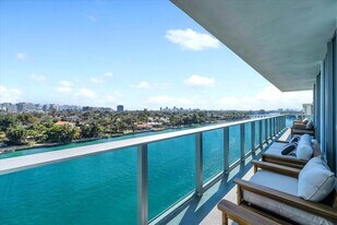 9201 E Bay Harbor Dr in Bay Harbor Islands, FL - Building Photo
