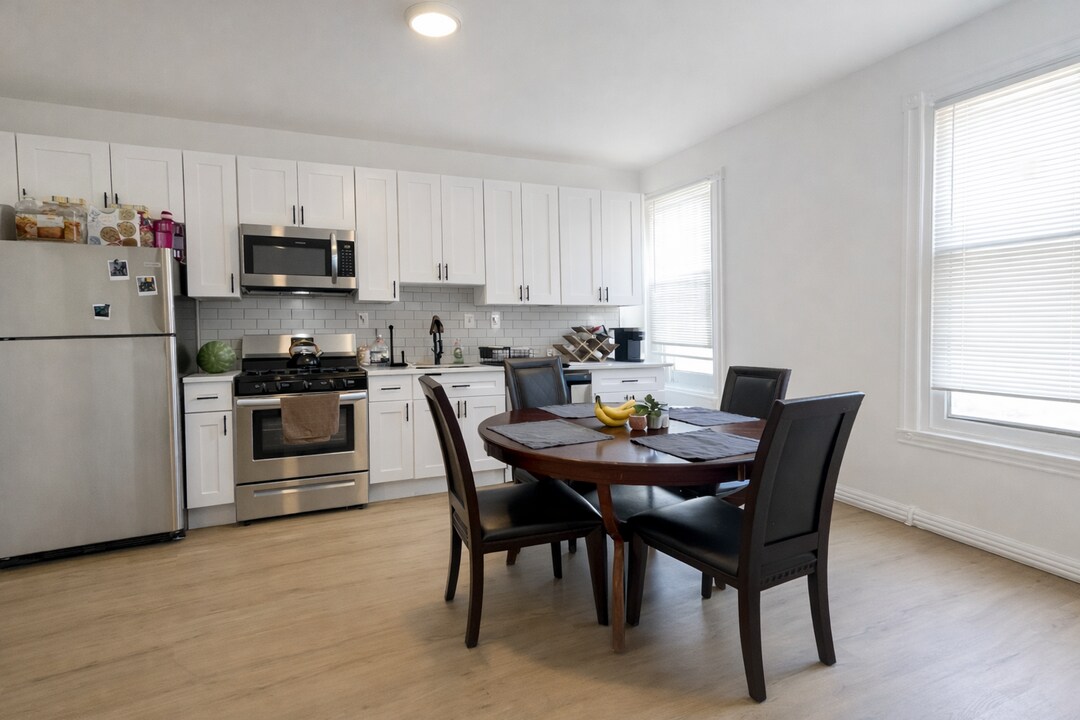 530 S Salford St in Philadelphia, PA - Building Photo