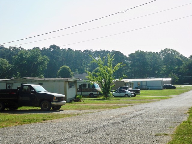 D J's Mobile Home Park in Cartersville, GA - Building Photo - Building Photo