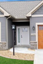 2206 Rocky Ln in Urbana, IL - Building Photo - Building Photo