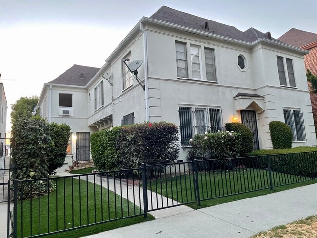 361 N Orange Grove Ave, Unit 359