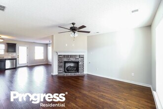 1095 Carib Loop W in Cordova, TN - Building Photo - Building Photo