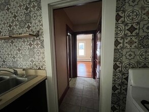 20 Carlson St, Unit Floor-1 in New Britain, CT - Building Photo - Building Photo
