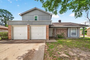 403 Mistywood Dr in Houston, TX - Building Photo
