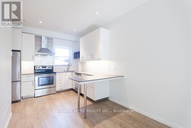 1118 Queen St W in Toronto, ON - Building Photo - Building Photo