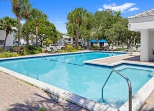 2445 SW 18th Ter, Unit 917 in Fort Lauderdale, FL - Building Photo - Building Photo