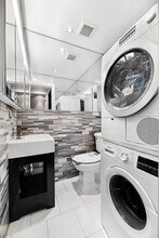 47 1/2 East 1st Street, Unit 1F in New York, NY - Foto de edificio - Building Photo