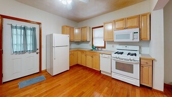 64 Paris St in Medford, MA - Building Photo