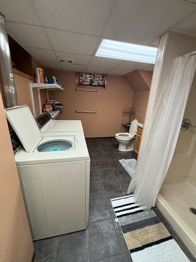 7911 University Ave-Unit -7911 University #2 in Cedar Falls, IA - Building Photo - Building Photo