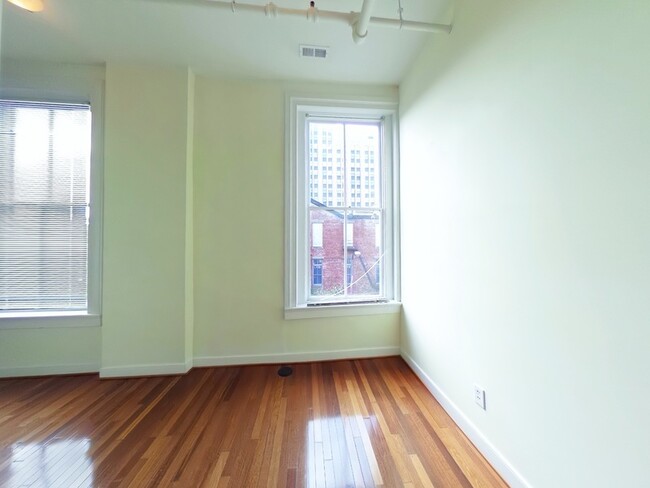 property at 123 E Broad St