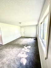 32117 Genessee St, Unit 32117 Genesse St in Westland, MI - Building Photo - Building Photo