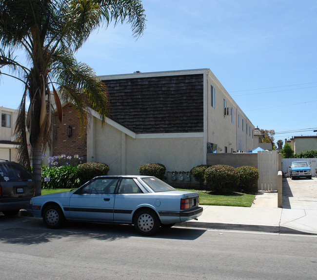 7922 Glencoe Ave in Huntington Beach, CA - Building Photo - Building Photo