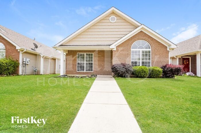 138 Village Dr in Calera, AL - Building Photo
