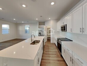 5842 Fly Fisher St in Las Vegas, NV - Building Photo - Building Photo