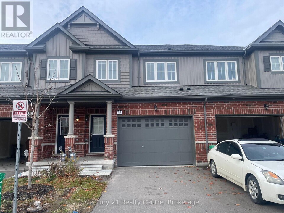 33 Brixham Ln in Brampton, ON - Building Photo