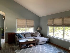 2552 Hatfield Ct in Elgin, IL - Building Photo - Building Photo