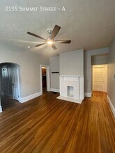 2135 Summit St in Columbus, OH - Building Photo - Building Photo