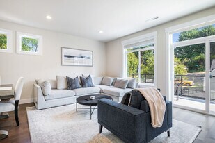 10404 2nd Pl SW in Seattle, WA - Building Photo