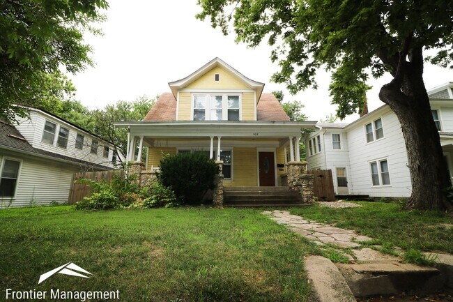 907 Osage St in Manhattan, KS - Building Photo - Building Photo