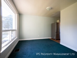 68 Maple Dr in Belleville, ON - Building Photo - Building Photo