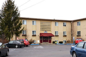 Fountainhead in Dayton, OH - Foto de edificio - Building Photo