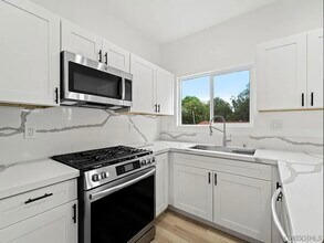 7231 Mohawk St in San Diego, CA - Building Photo - Building Photo