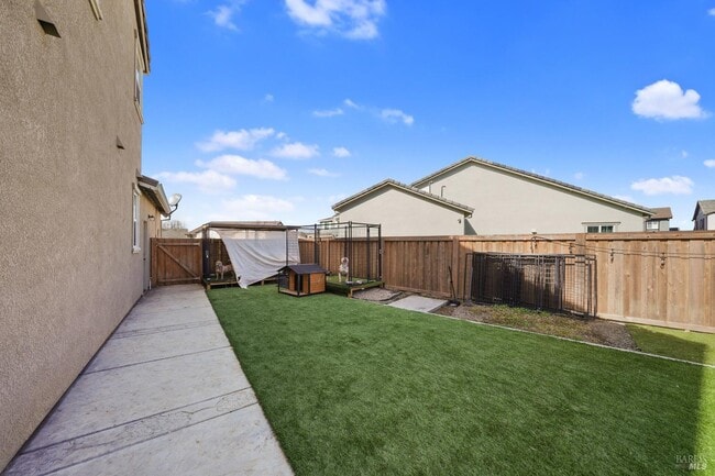 1245 Pacific Pl in Dixon, CA - Building Photo - Building Photo