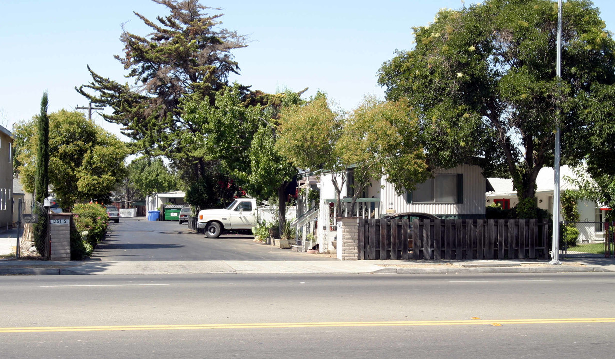 241 S Jackson Ave in San Jose, CA - Building Photo