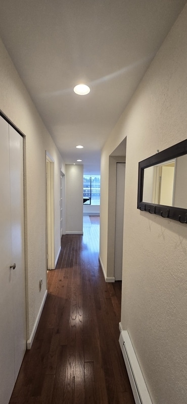 7 Lake Bellevue Dr in Bellevue, WA - Building Photo - Building Photo