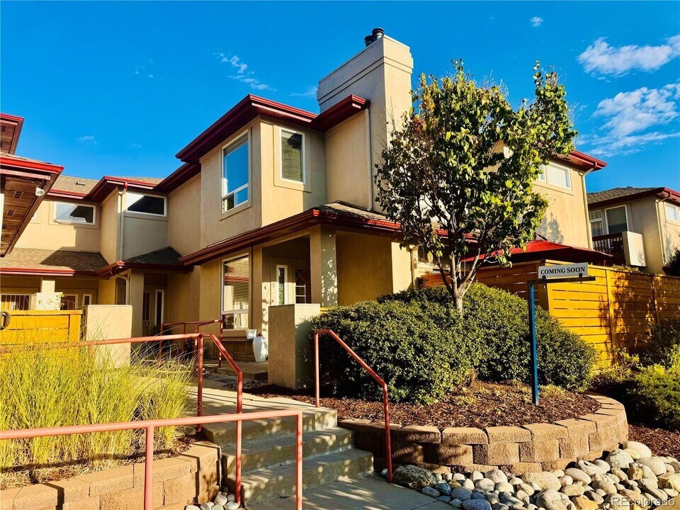 920 S Locust St in Denver, CO - Building Photo