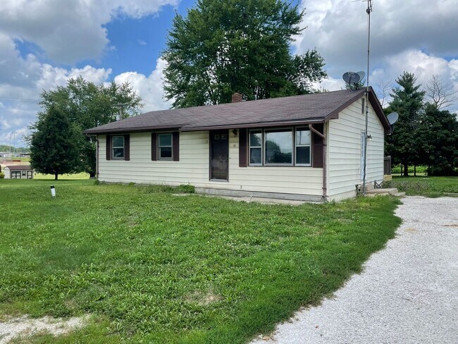 10 Milfred Dr in Bowling Green, MO - Building Photo - Building Photo