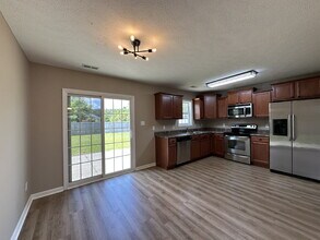 317 Kingston Rd in Jacksonville, NC - Building Photo - Building Photo
