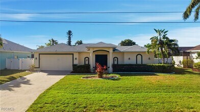 1012 SE 5th Terrace in Cape Coral, FL - Building Photo - Building Photo