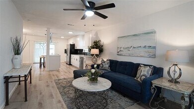 6408 Locust St in Rowlett, TX - Building Photo - Building Photo