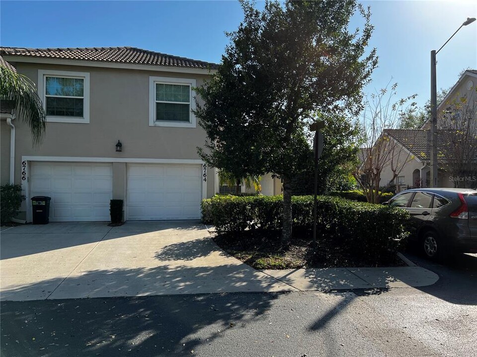 6764 Fairway Gardens Dr in Bradenton, FL - Building Photo