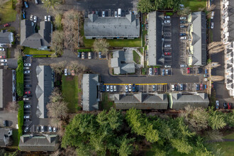 Village on the Green Apartments in Bellingham, WA - Building Photo - Building Photo