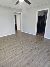 358 W Maple Ave in Hodgenville, KY - Building Photo - Building Photo