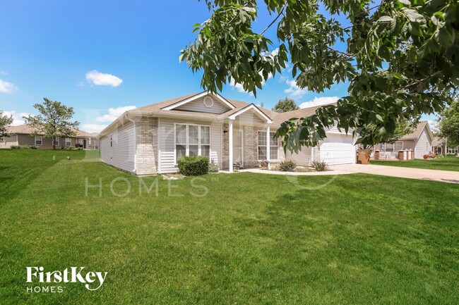 724 Bristol Dr in Raymore, MO - Building Photo - Building Photo