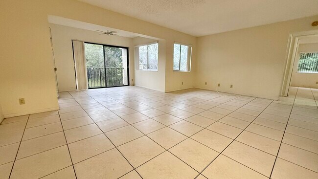 4857 Sable Pine Cir in West Palm Beach, FL - Building Photo - Building Photo