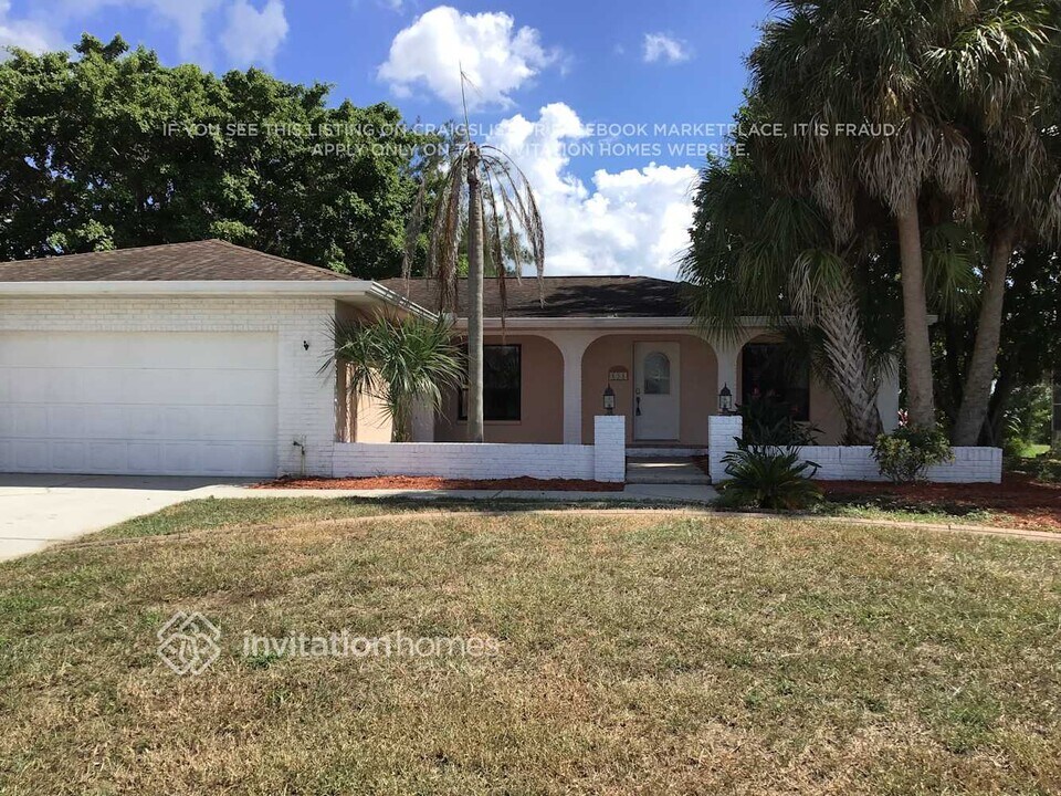 838 Birdie Way in Apollo Beach, FL - Building Photo