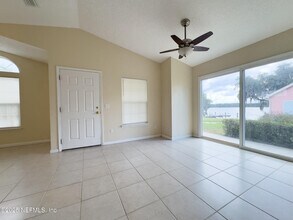 100 Ashton Cir in Welaka, FL - Building Photo - Building Photo