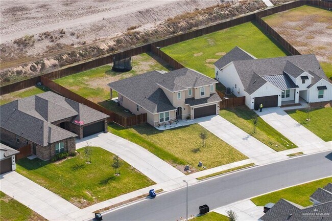 27 Aqualina Wy in McAllen, TX - Building Photo - Building Photo