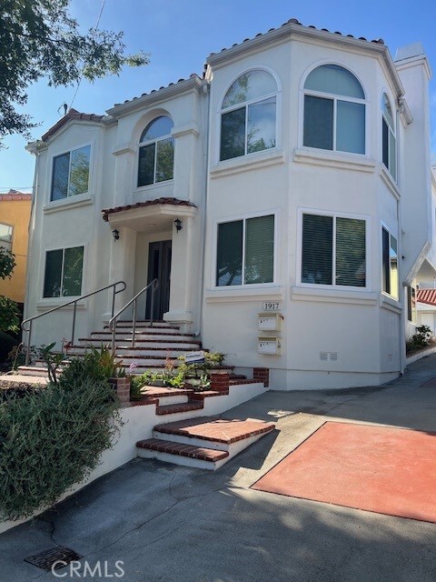 property at 1917 Grant