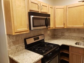 528 Delancey St, Unit #1 - Garden Apartment in Philadelphia, PA - Building Photo - Building Photo