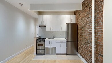 11 Stanton Street in New York, NY - Building Photo - Interior Photo